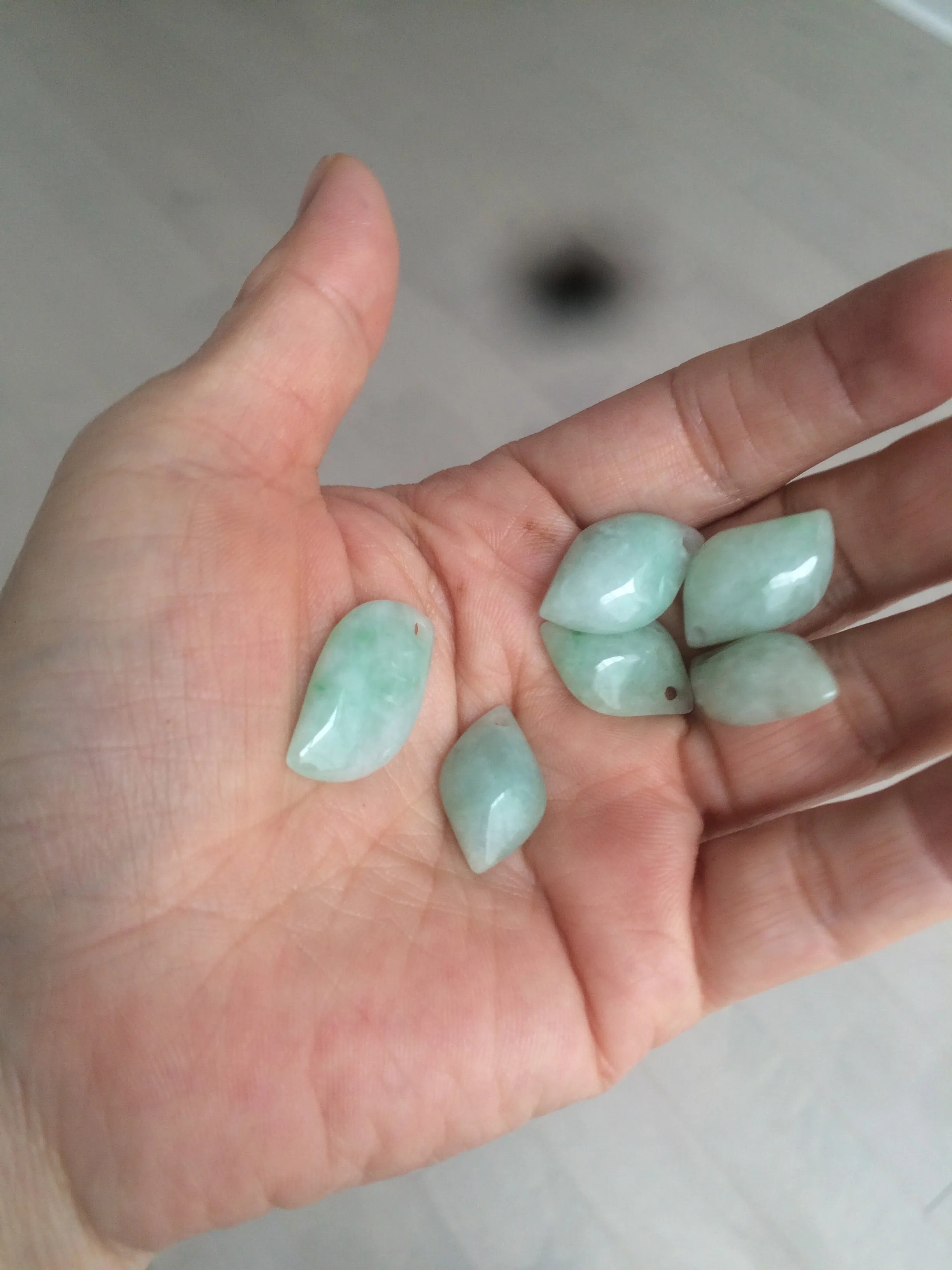 100% natural type A sunny green jadeite jade Willow leaf/petal pendant group AC80