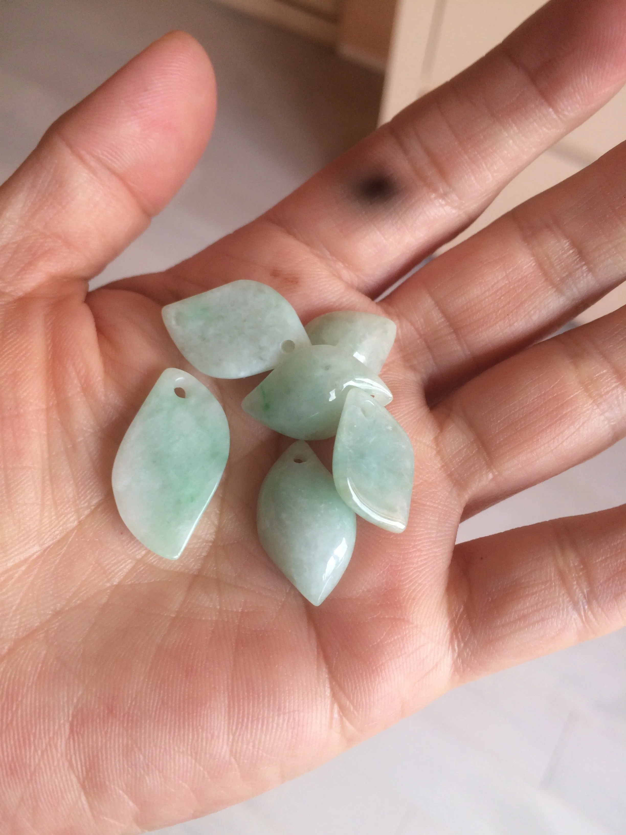 100% natural type A sunny green jadeite jade Willow leaf/petal pendant group AC80