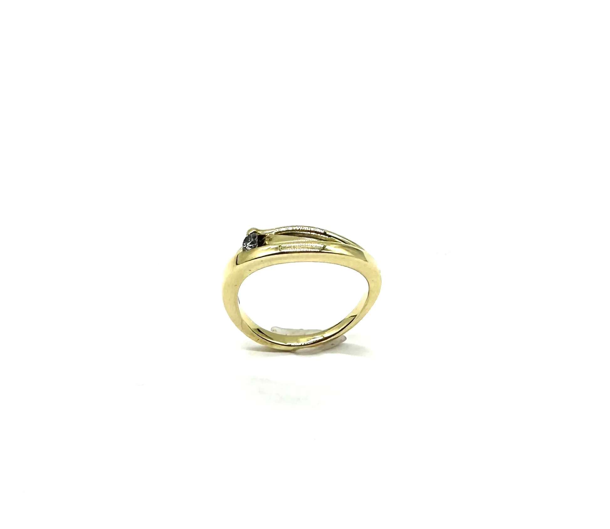 14k Gold Wavy Band W/ 3 Pt Diamond