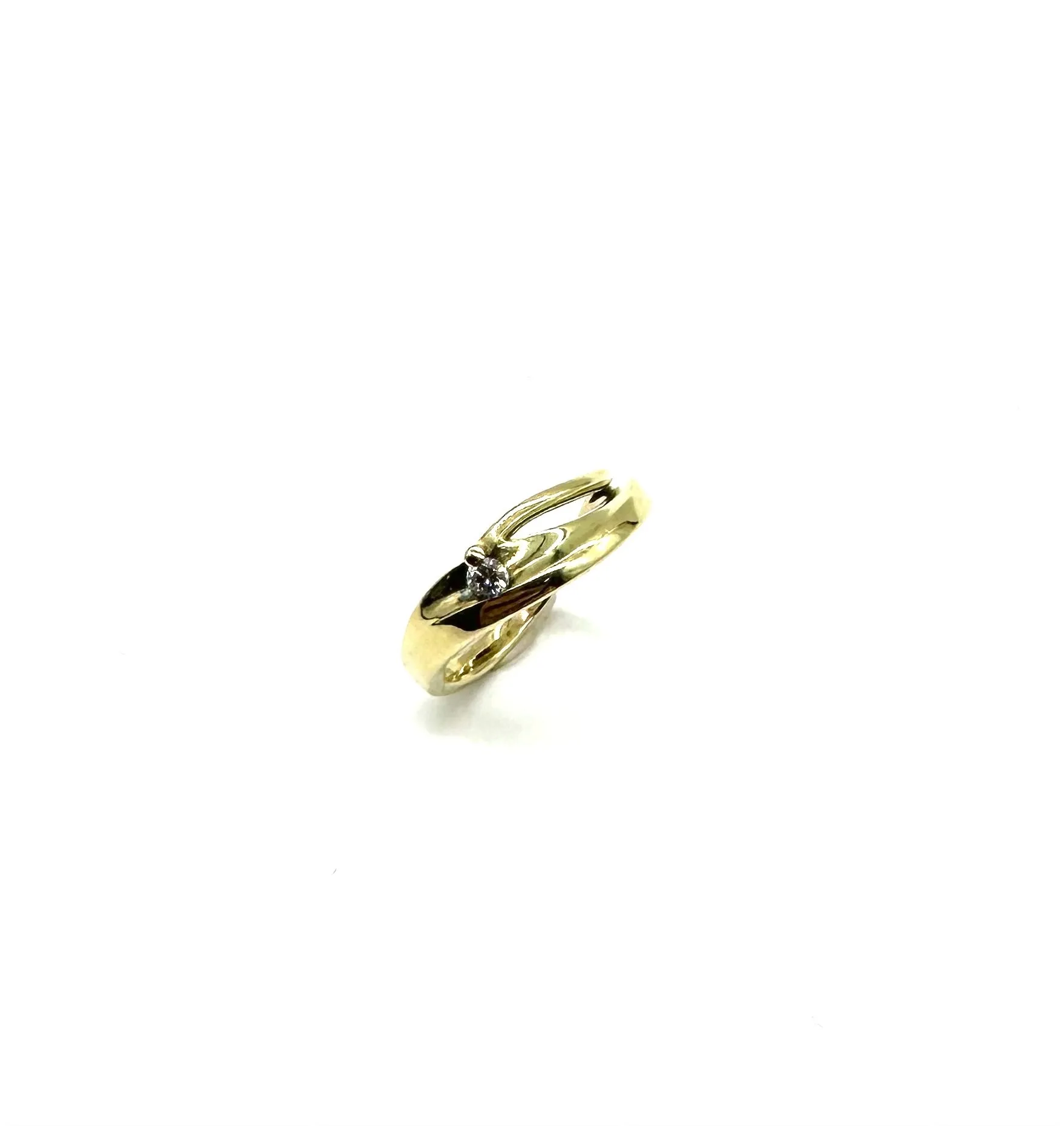 14k Gold Wavy Band W/ 3 Pt Diamond