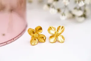 dogwood studs {gold}