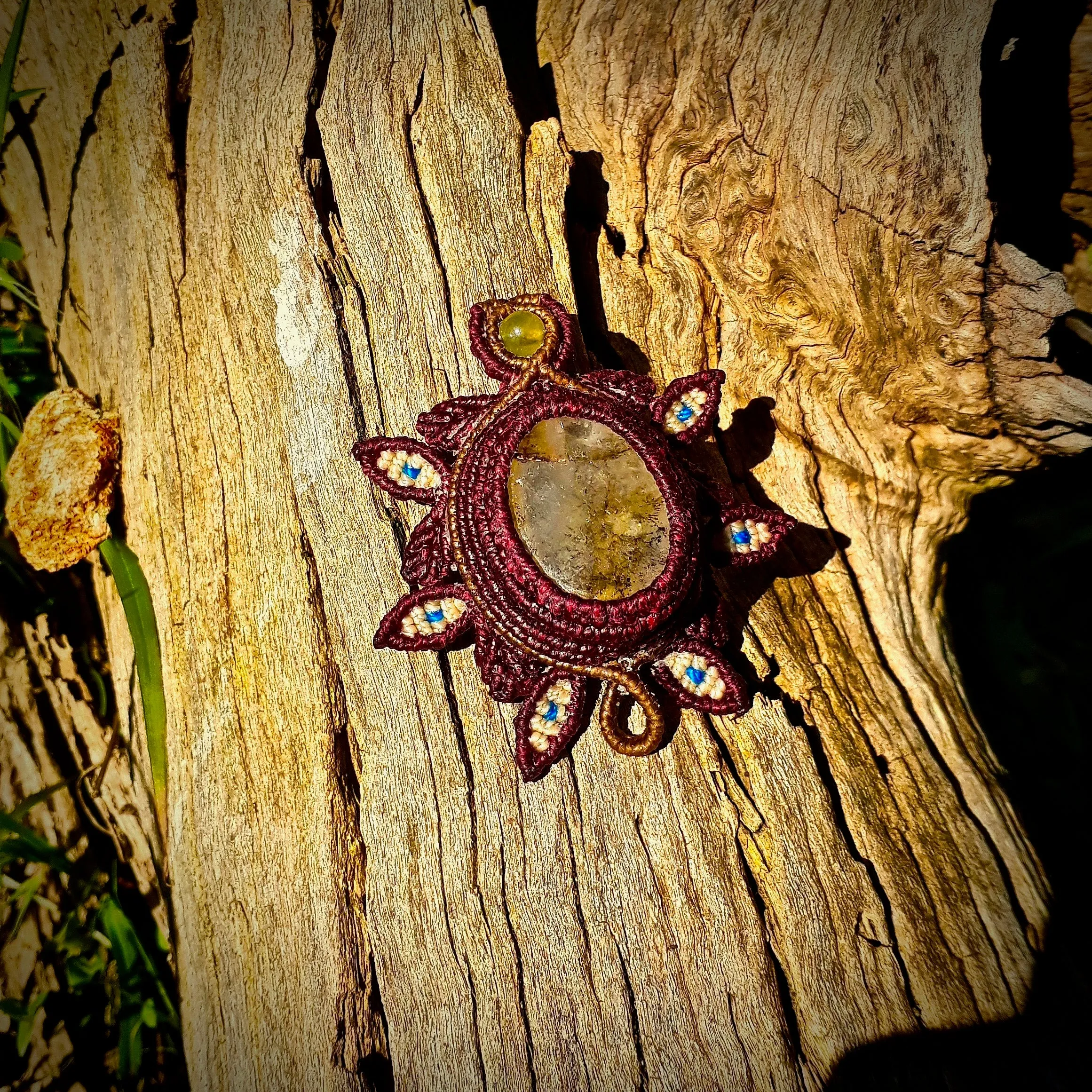 Hematoid quartz with dendrite pendant