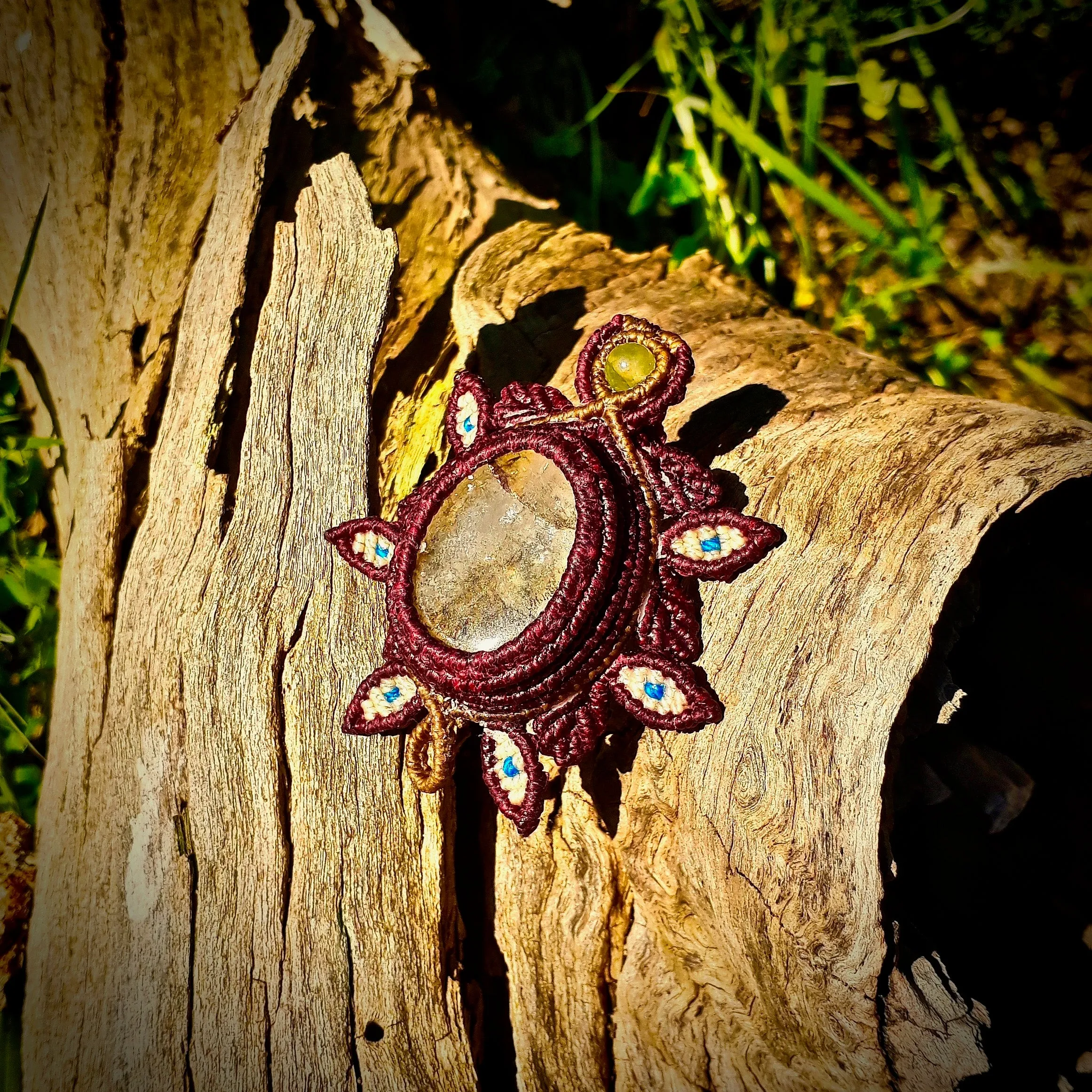 Hematoid quartz with dendrite pendant