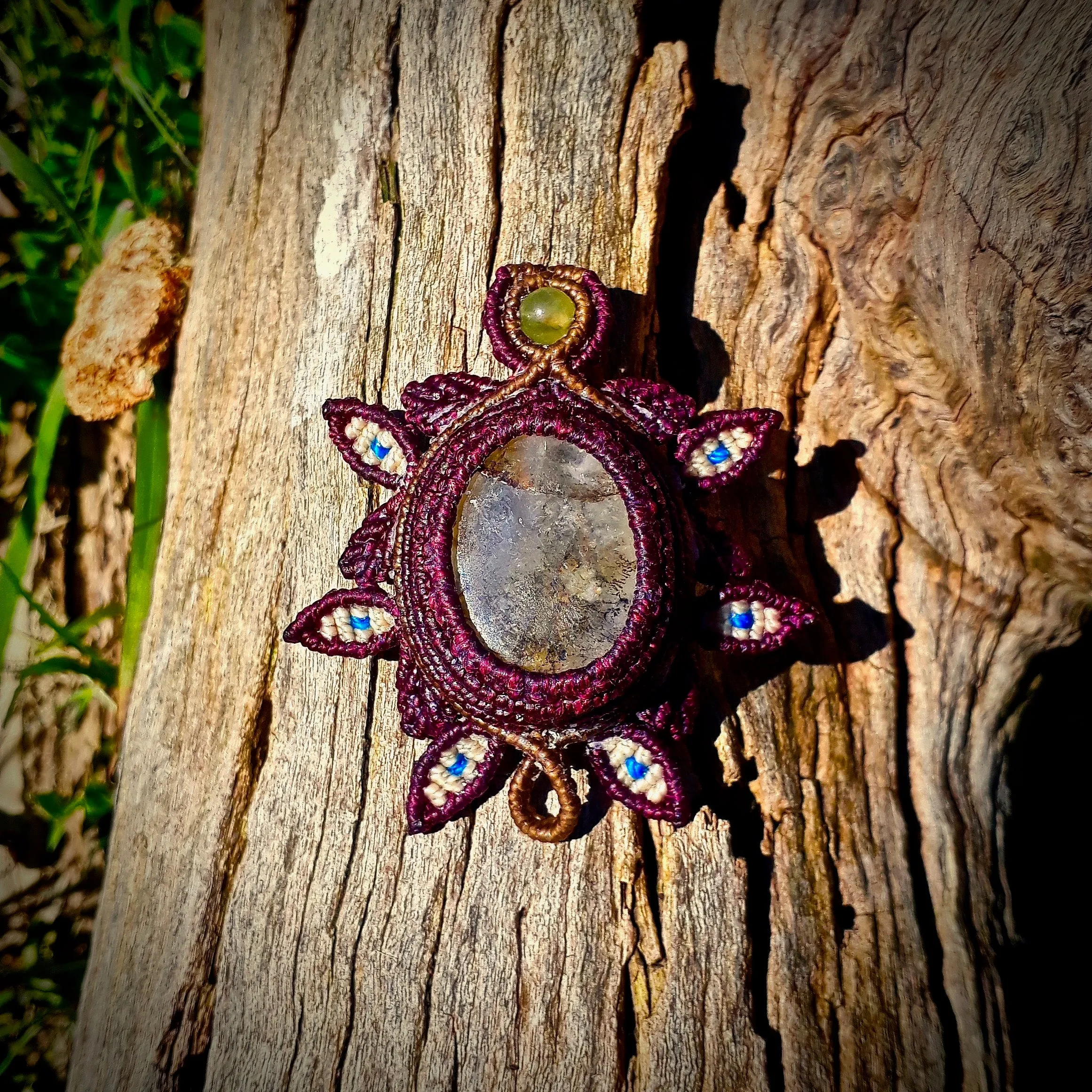 Hematoid quartz with dendrite pendant