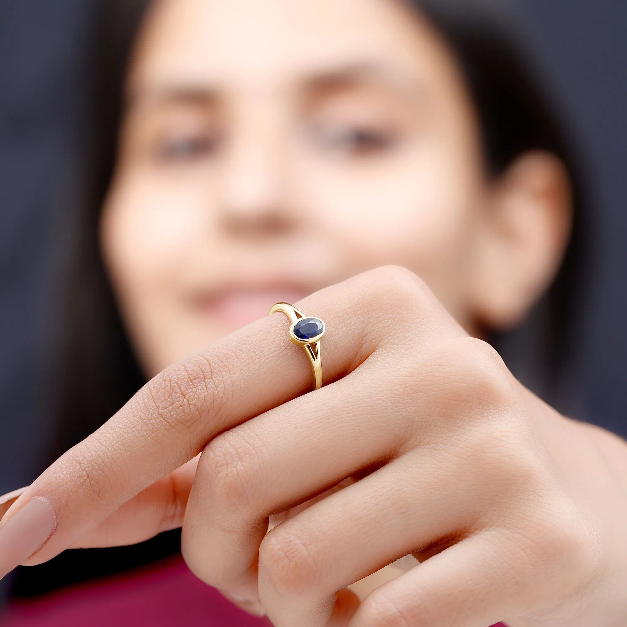 Oval Blue Sapphire Solitaire Engagement Ring in Split Shank