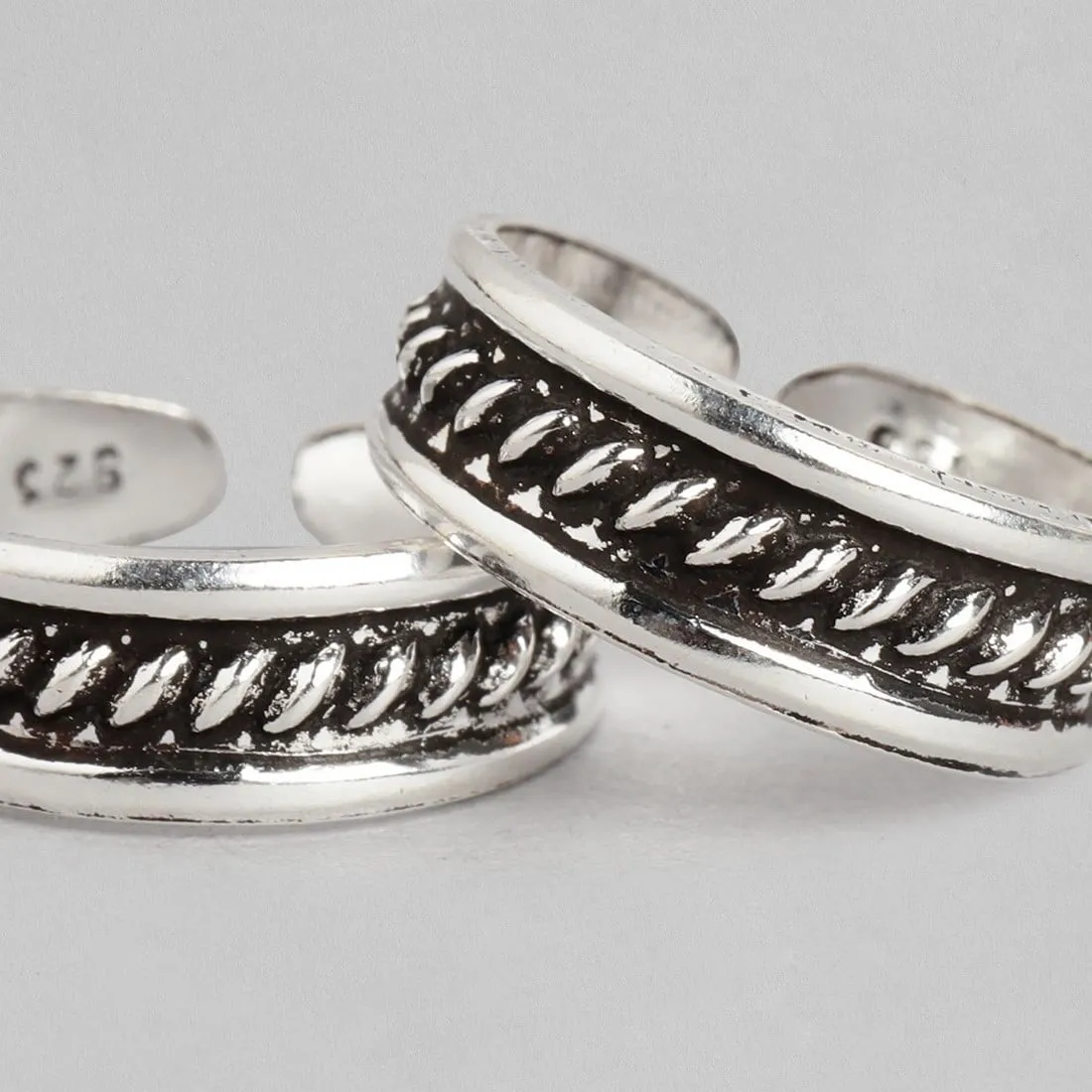 Over-Looped 925 Sterling Silver Toe Ring