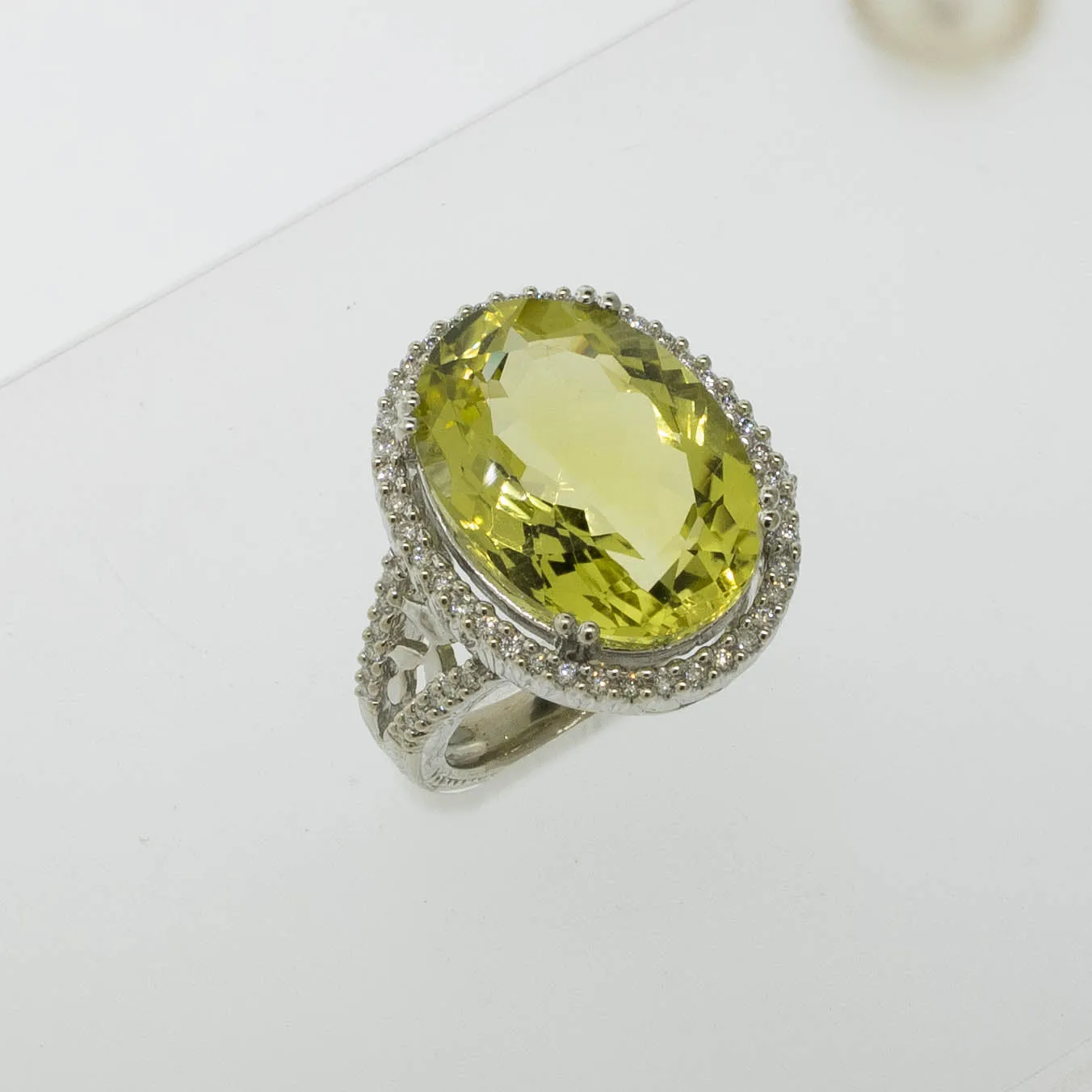 Pre-Owned 14K White Gold Lemon Quartz & Diamond Ring 11CT, Size 6-3/8, 6 DWT