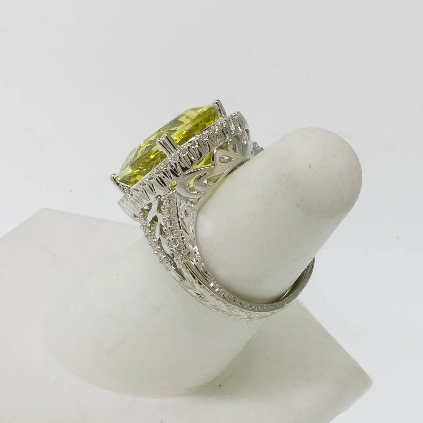 Pre-Owned 14K White Gold Lemon Quartz & Diamond Ring 11CT, Size 6-3/8, 6 DWT