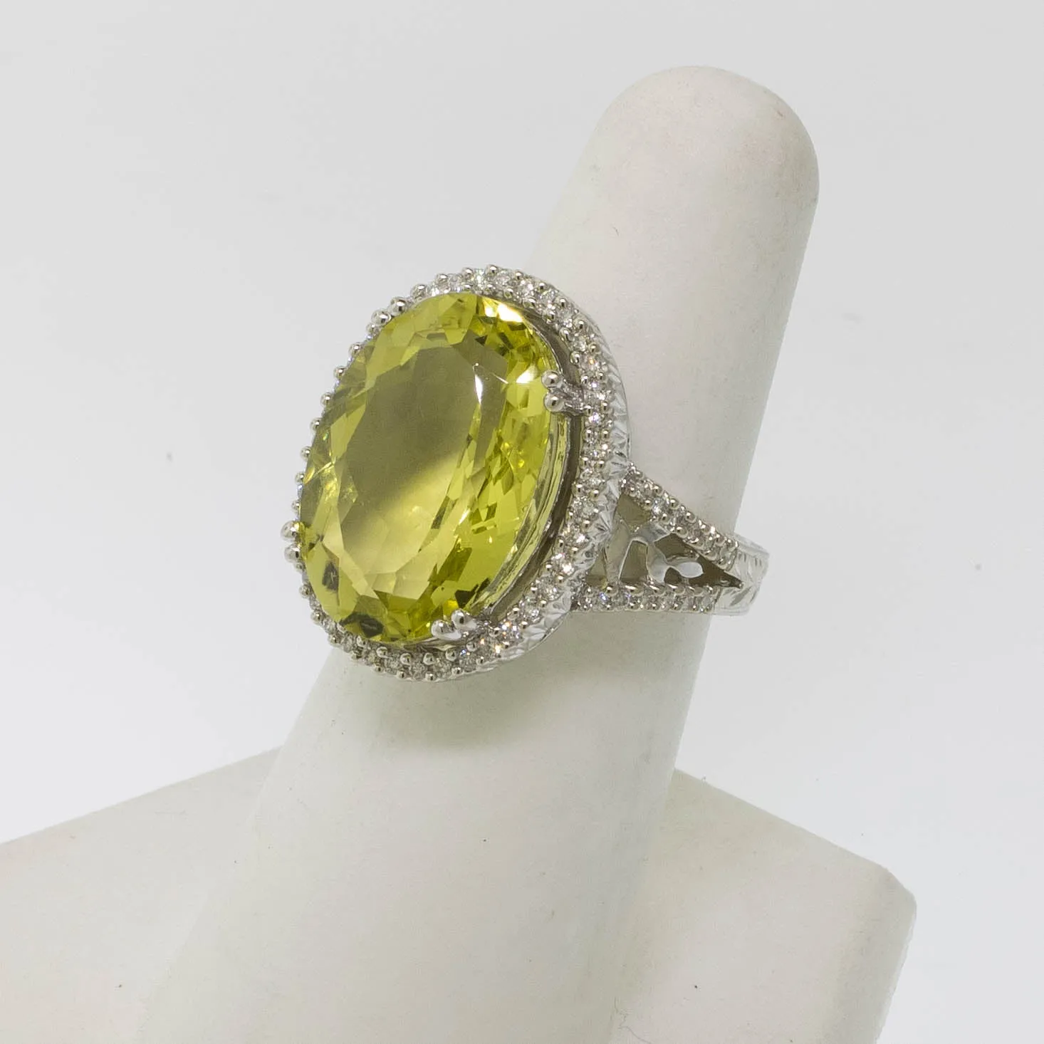 Pre-Owned 14K White Gold Lemon Quartz & Diamond Ring 11CT, Size 6-3/8, 6 DWT