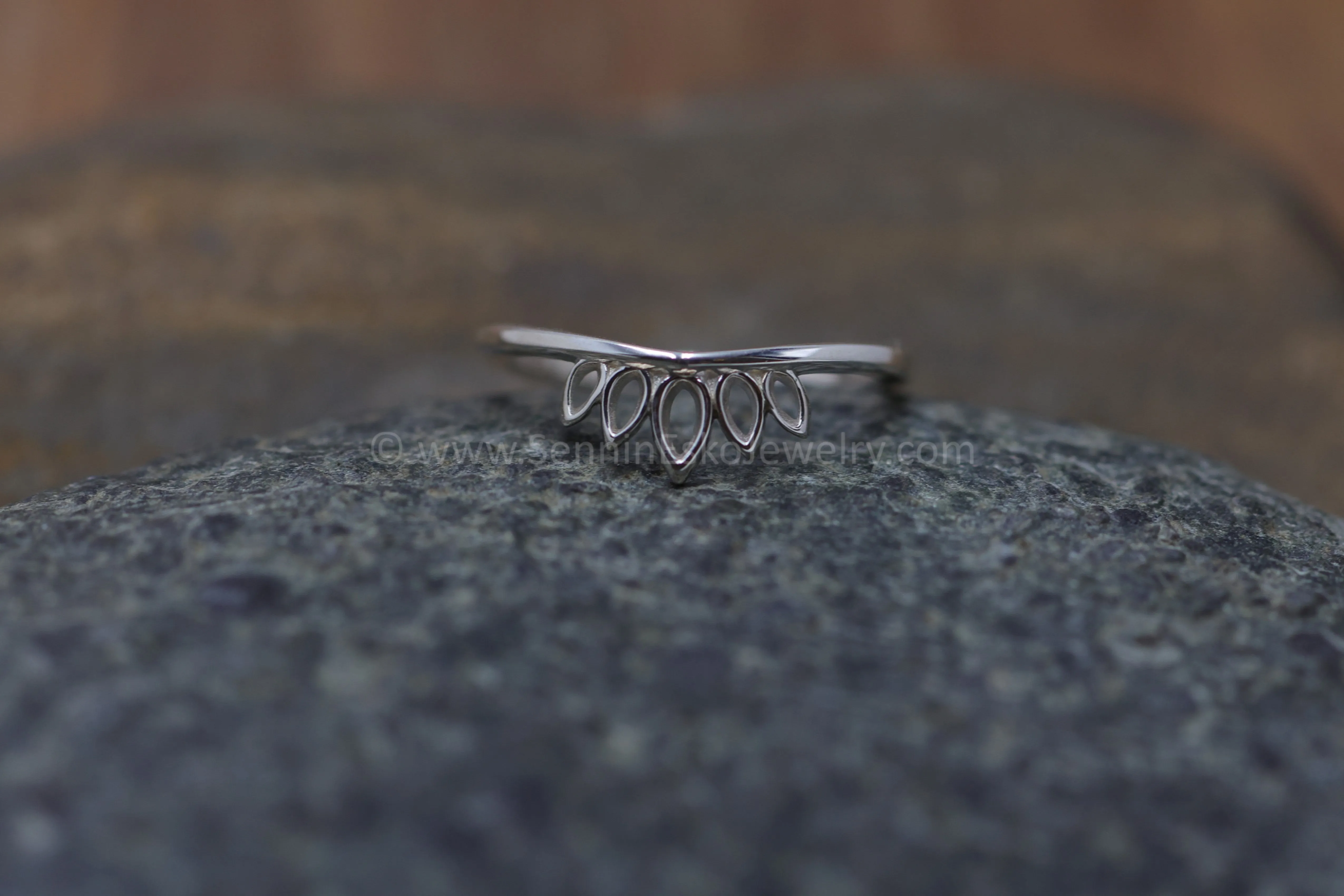 READY TO SHIP Silver Simple Crown Inspired Ring, Size 7