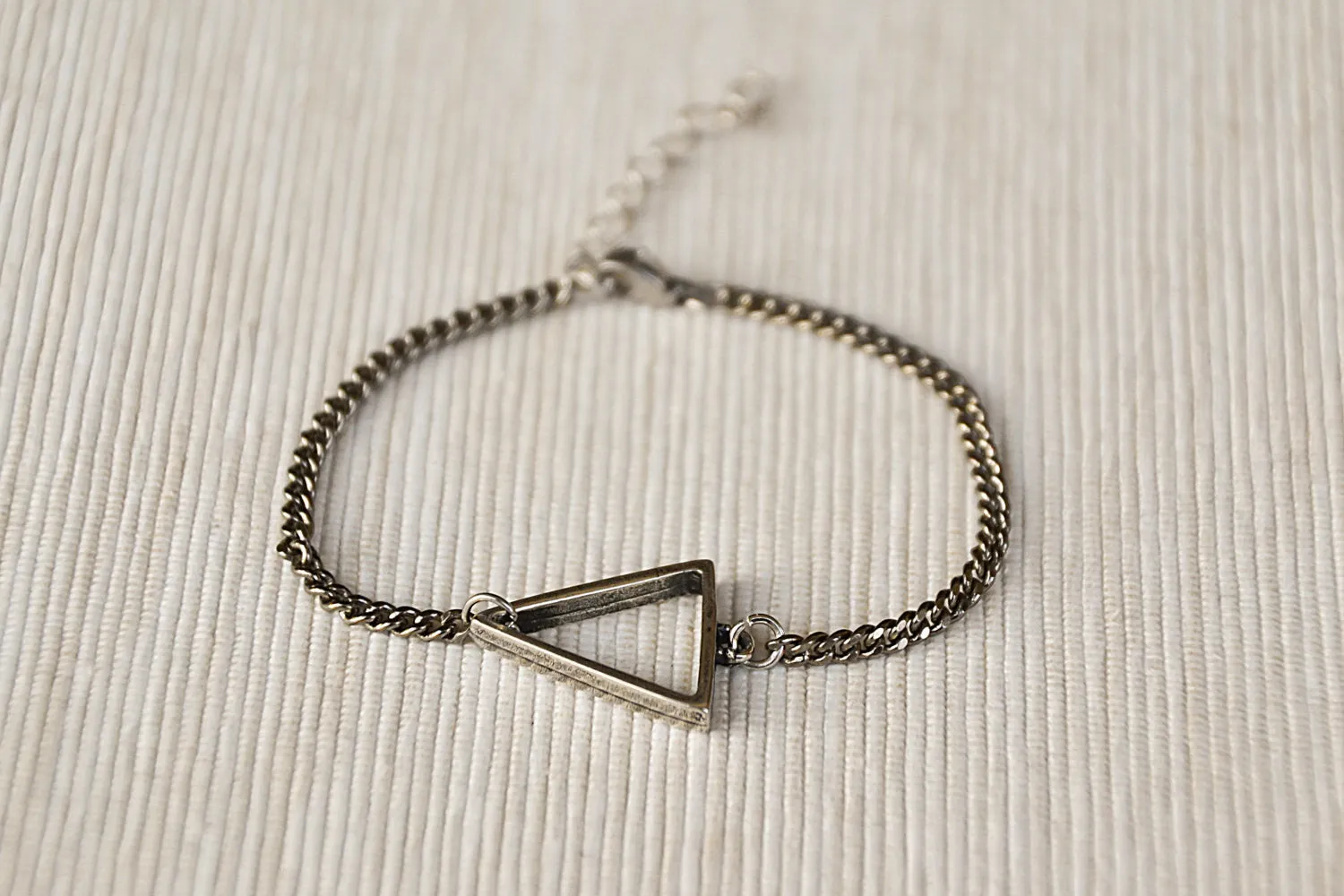 Women bracelet with silver Triangle charm, chain bracelet